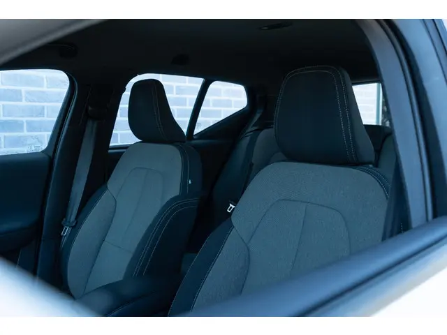 Volvo XC40 T2 Momentum Automaat 2021 Benzine 6
