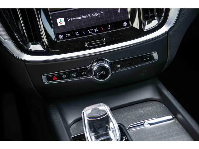 Volvo V60 2.0 B4 Plus Dark 2023 Benzine 23