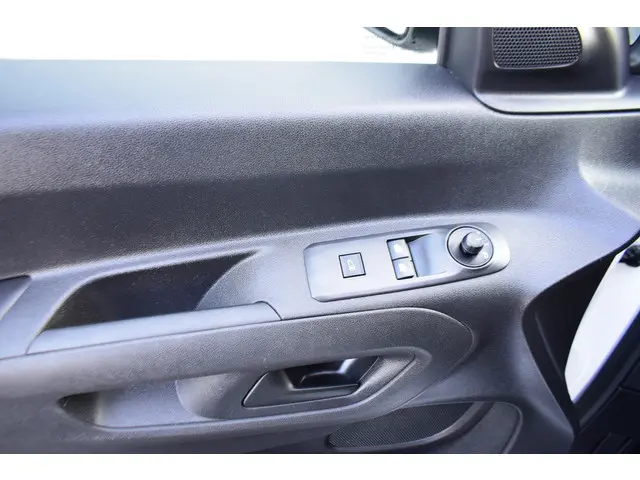 Toyota ProAce CITY 1.5 D-4D Cool Comfort 2020 Diesel 18