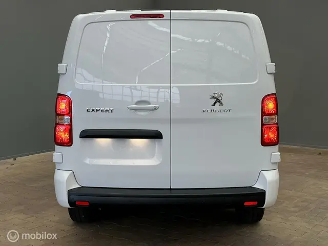 Peugeot Expert 2.0 BlueHDi 145 S&S EAT8 L3 2023 Diesel 15