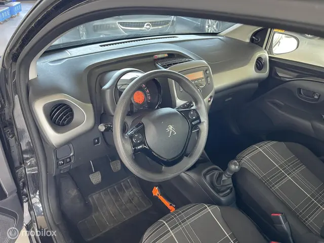 Peugeot 108 1.0 e-VTi Allure 2018 Benzine 9