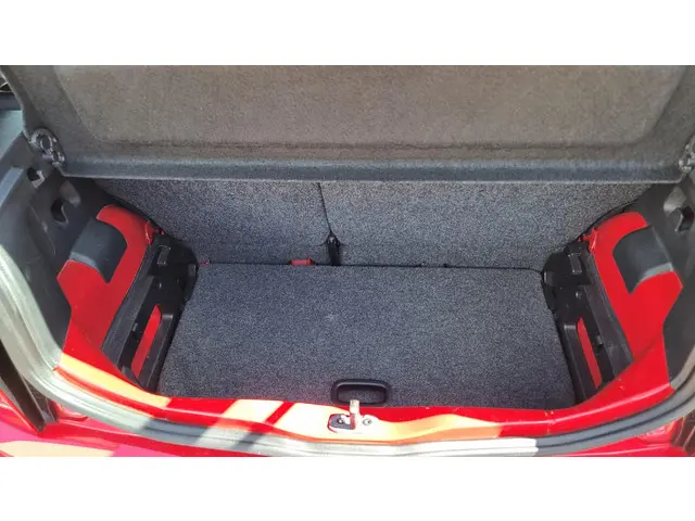 Volkswagen up! 1.0 move up! 2013 Benzine 8