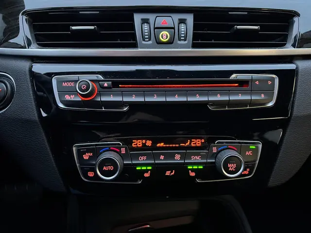 BMW X1 XDrive20i High Executive 2017 Benzine 21