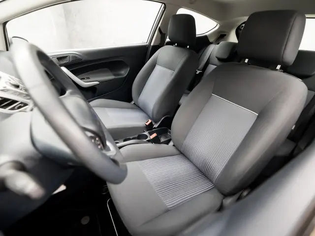 Ford Fiesta 1.4 Titanium 2012 Benzine 14