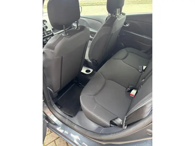 Renault Clio 1.5 dCi Intens 2018 Benzine 10