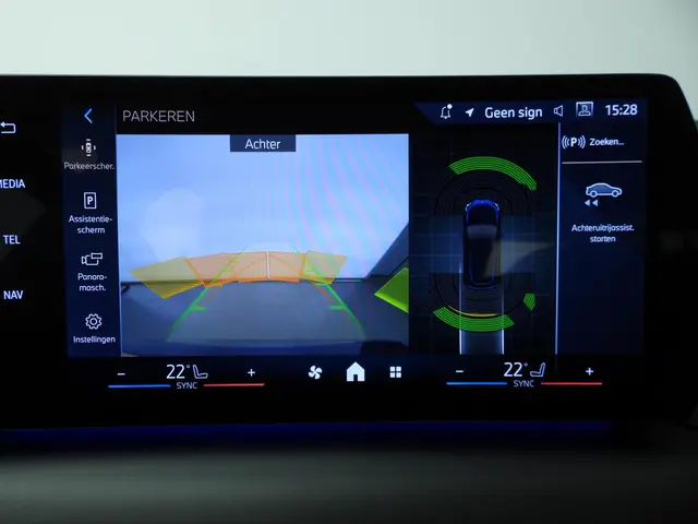 BMW 1 Serie 5-Deurs 120 2025 Benzine 30