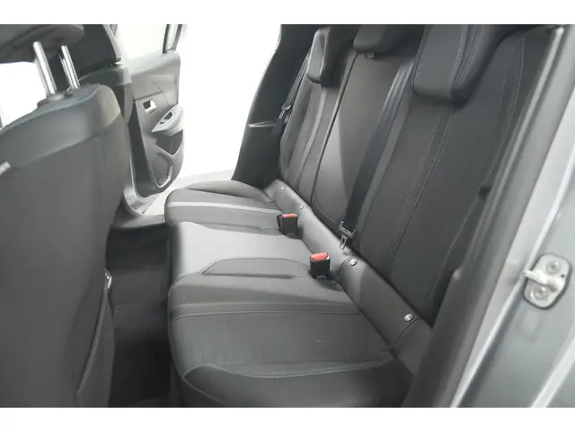 Peugeot 208 PureTech 100 Allure 2022 Benzine 30