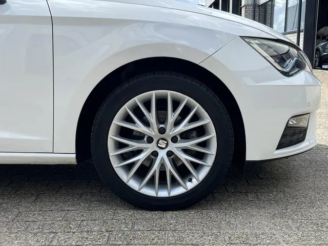 SEAT Leon 1.0 TSI Style Ultimate Edition 2019 Benzine 32