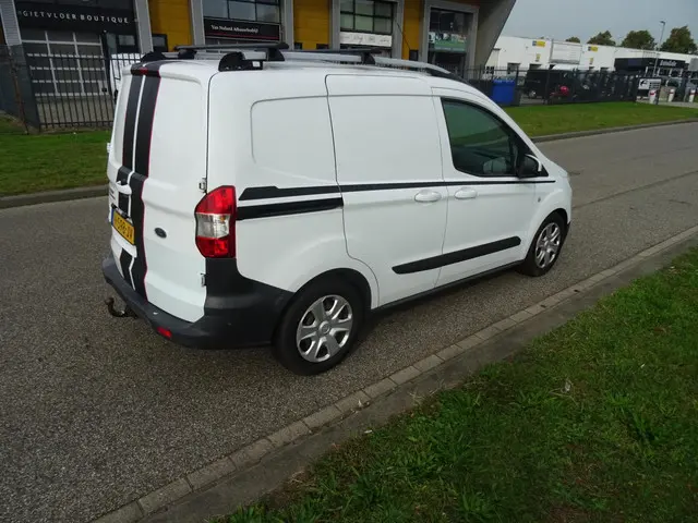 Ford Transit Courier 1.5 TDCI Trend 2018 Diesel 5