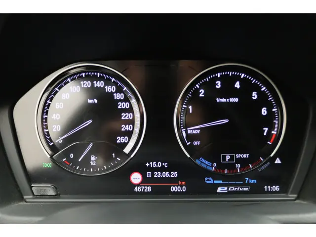 BMW X1 xDrive25e Executive 2021 Hybride Benzine 4