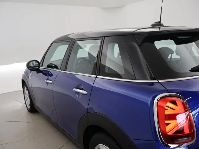 MINI 5-Deurs Mini 1.5 COOPER SALT AUT. 2018 Benzine 16
