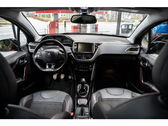 Peugeot 2008 1.2 PureTech GT-line 2018 Benzine 14