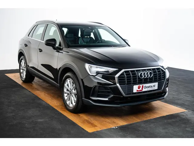 Audi Q3 45 TFSI e S edition 2022 Hybride Benzine 14