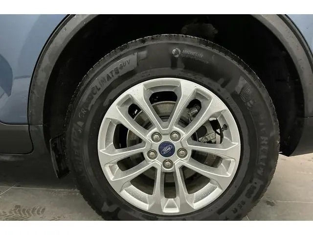 Ford Kuga 2.5 PHEV Titanium 2022 Hybride Benzine 6