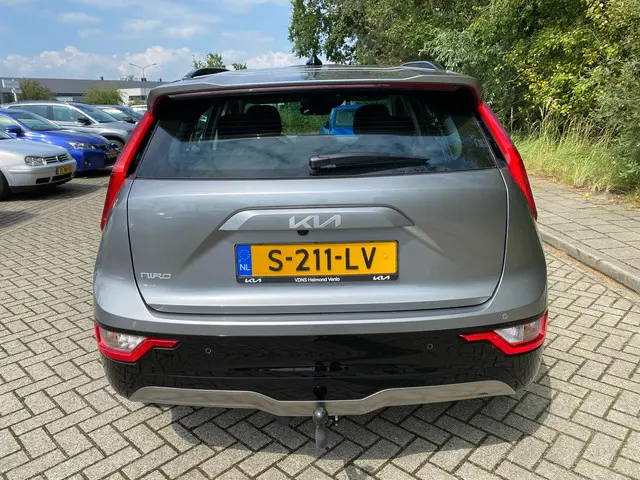 Kia Niro EV DynamicLine 64.8 kWh 2023 Elektrisch 8