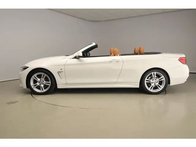 BMW 4 Serie Cabrio 430i 2019 Benzine 2