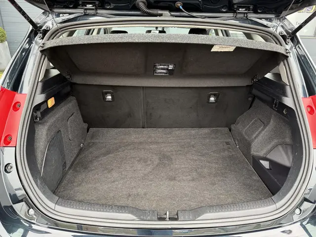 Toyota Auris 1.8 Hybrid Executive 2013 Hybride Benzine 28