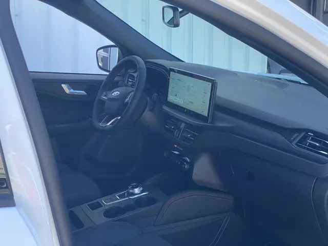 Ford Kuga 2.5 PHEV ST-Line X 2026 Hybride Benzine 33