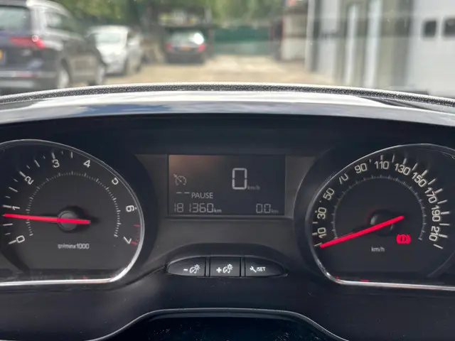 Peugeot 208 1.2 PureTech Airco Cruise 2015 Benzine 14