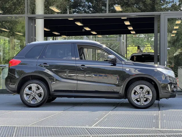 Suzuki Vitara 1.6 Exclusive 2016 Benzine 18