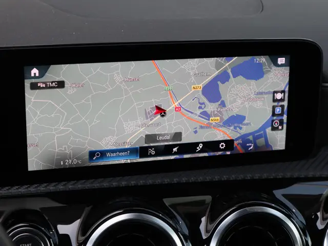 Mercedes-Benz CLA 180 Business Line 2022 Benzine 17