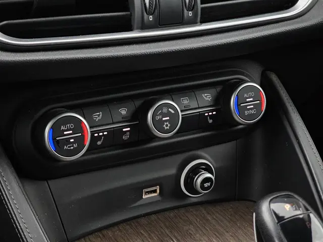 Alfa Romeo Stelvio 2.0 T AWD First Edition 2018 Benzine 17