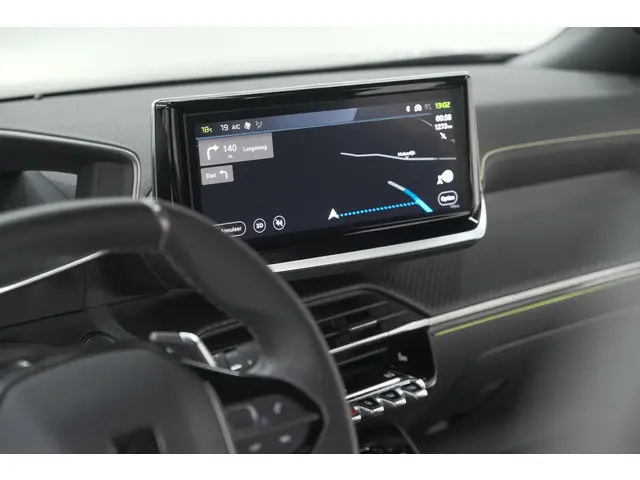 Peugeot 2008 PureTech 130 EAT8 GT 2024 Benzine 61