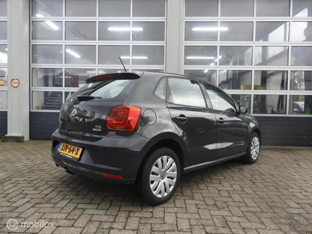 Volkswagen Polo 1.2 TSI Comfortline 2015 Benzine 6