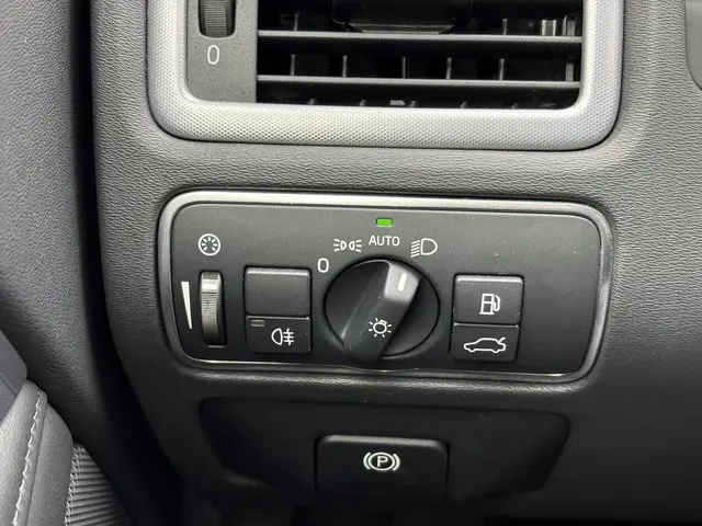 Volvo V70 2.0 T4 Inscription Edition 2015 Benzine 12