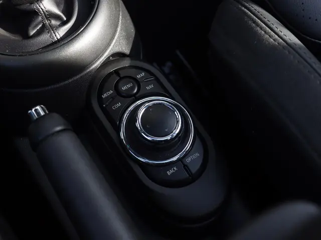 MINI 3-Deurs Cooper 2022 Benzine 19