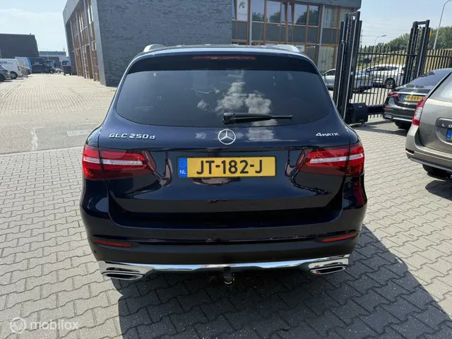 Mercedes-Benz GLC 250 d 4MATIC Prestige 2016 Diesel 8