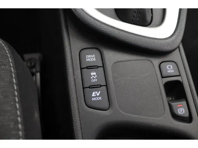 Toyota Yaris 1.5 Hybrid Active 2022 Hybride Benzine 20