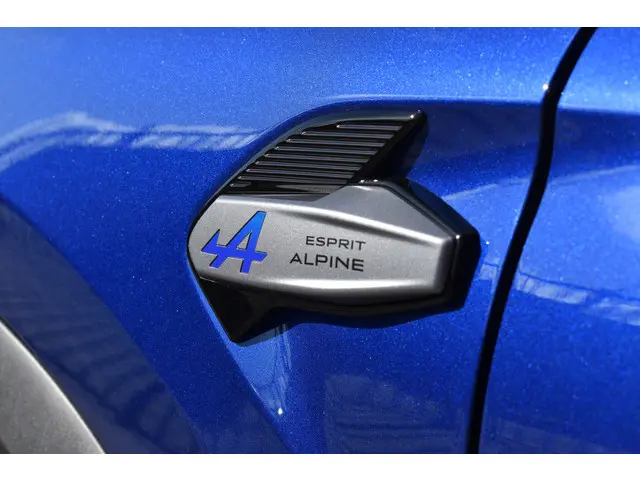 Renault Captur esprit Alpine 2026 Hybride Benzine 11