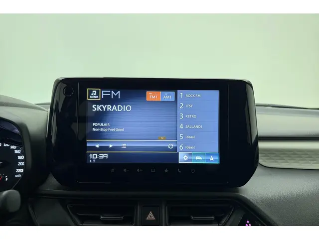 Suzuki Swift 1.2 Select Smart Hybrid 2025 Benzine 22