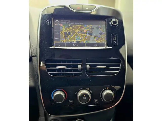 Renault Clio Estate 0.9 TCe Night&Day 2015 Benzine 17