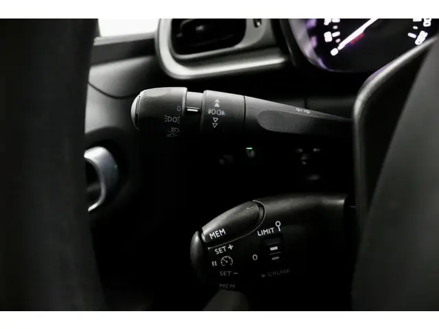 Citroën C3 1.2 PureTech Feel 105g wit 2017 Benzine 18