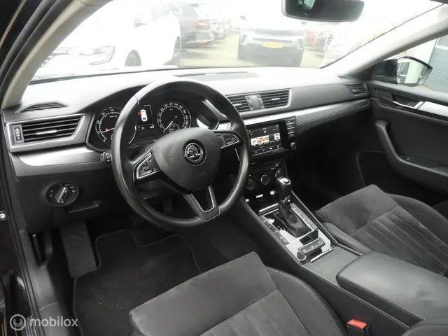 Škoda Superb Combi 1.8 TSI Business 2016 Benzine 11