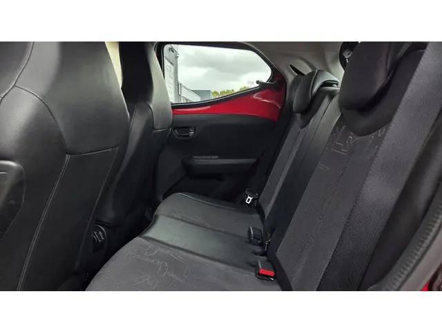 Toyota Aygo 1.0 VVT-i x-wave 2015 Benzine 16