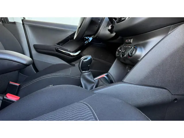 Peugeot 208 1.2 PureTech Blue Lion 2018 Benzine 9