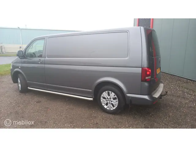 Volkswagen Transporter 2.0 TDI L2H1 2013 Diesel 3