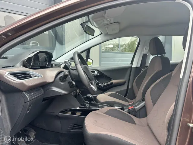 Peugeot 2008 1.6 e-HDi Blue Lease Executive 2014 Diesel 10