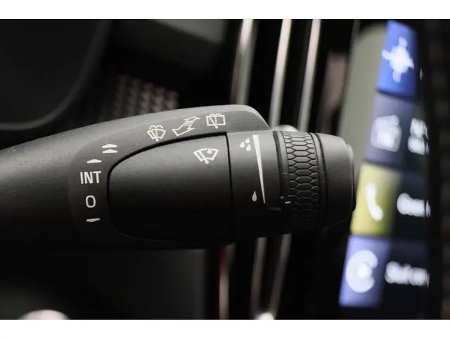 Volvo XC40 2.0 T4 AWD R-Design 2018 Benzine 39