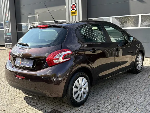 Peugeot 208 1.2 VTi Envy 2013 Benzine 6