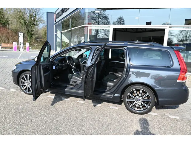 Volvo V70 2.0 T4 Dynamic Edition 2015 Benzine 16