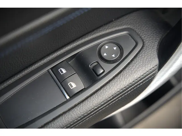 BMW 1 Serie 118i High Executive M Sport 2017 Benzine 32