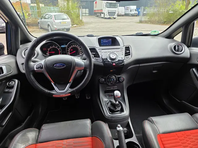 Ford Fiesta 1.6 ST2 2014 Benzine 6