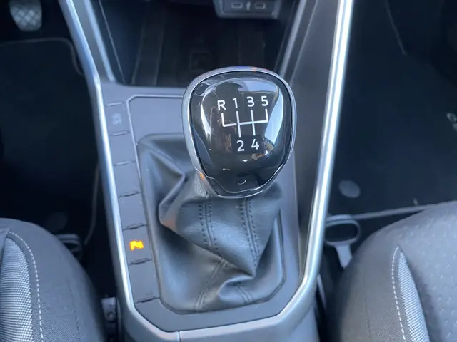 Volkswagen Taigo 1.0 TSI Life Business 2023 Benzine 24