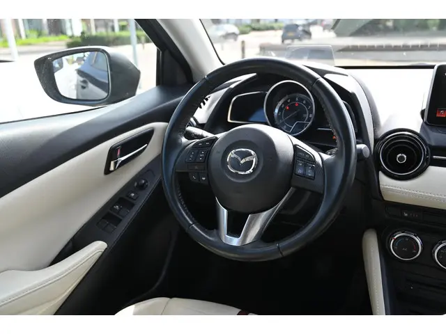 Mazda 2 Skyactiv-G 90 5MT Skylease GT 2016 Benzine 14