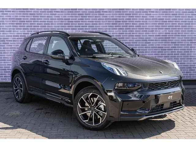 Lynk & Co 01 1.5 Core 2025 Hybride Benzine 3