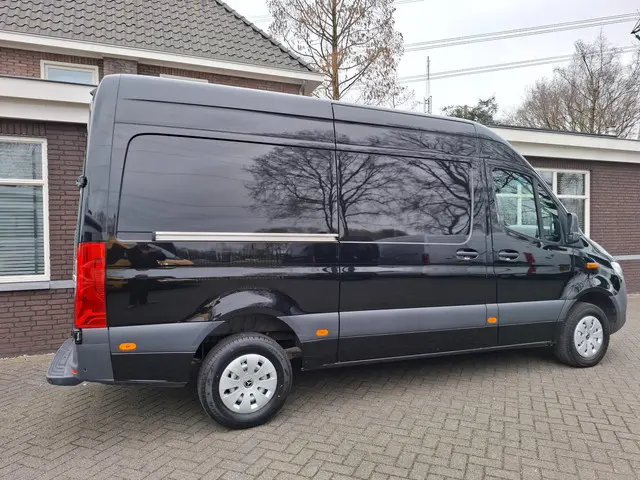 Mercedes-Benz Sprinter 317 1.9 CDI L2H2 RWD 2022 Diesel 25